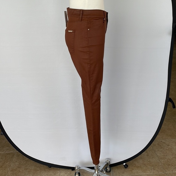 NWT WHBM Highrise Coated Skinny Jeans Size 2R - Picture 10 of 16